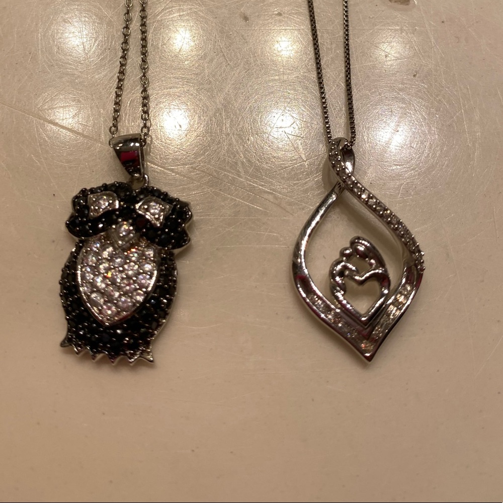 set of 2 Owl & mother/Child silver necklaces